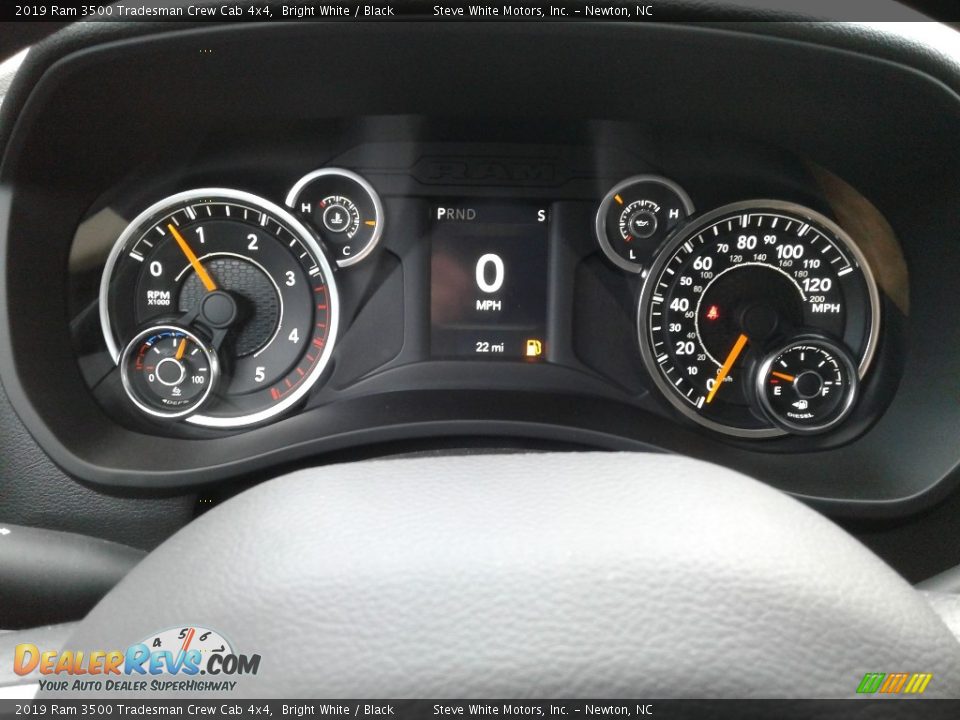 2019 Ram 3500 Tradesman Crew Cab 4x4 Bright White / Black Photo #17