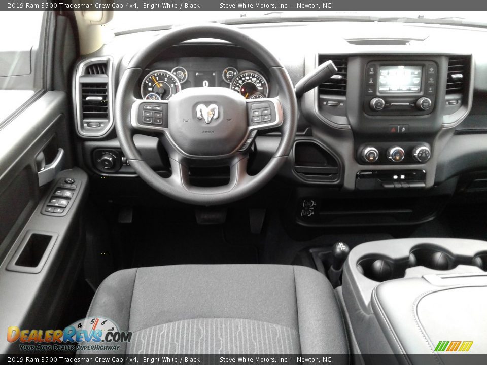 2019 Ram 3500 Tradesman Crew Cab 4x4 Bright White / Black Photo #24