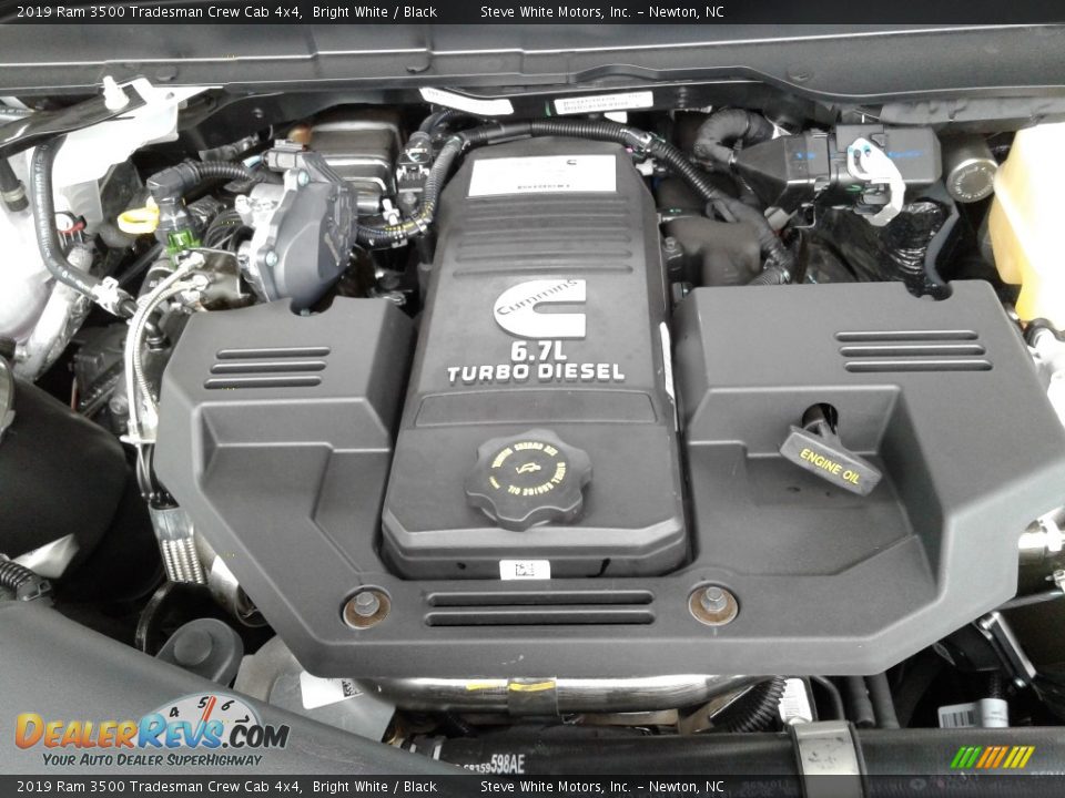 2019 Ram 3500 Tradesman Crew Cab 4x4 Bright White / Black Photo #26