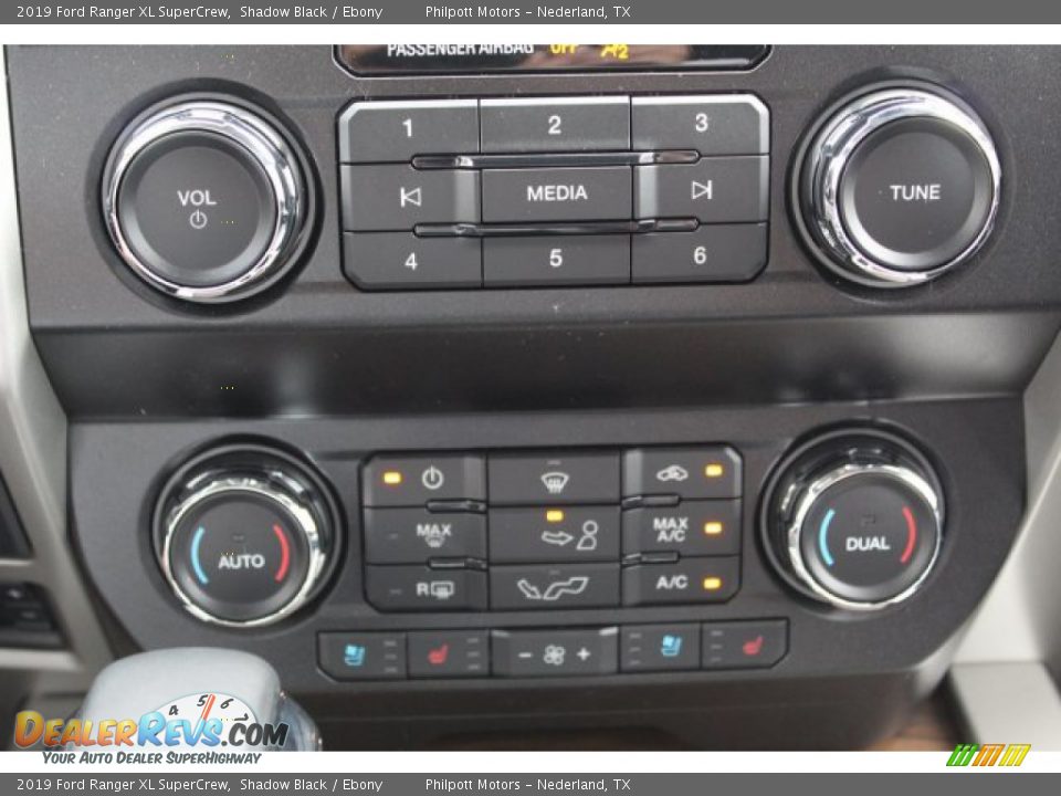 Controls of 2019 Ford Ranger XL SuperCrew Photo #23