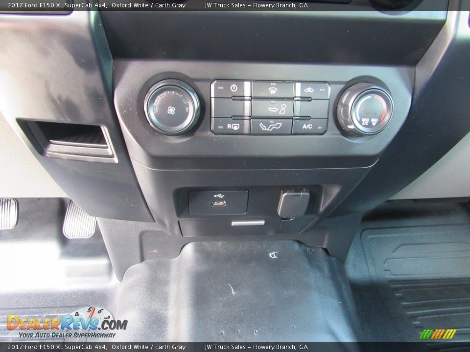 2017 Ford F150 XL SuperCab 4x4 Oxford White / Earth Gray Photo #31