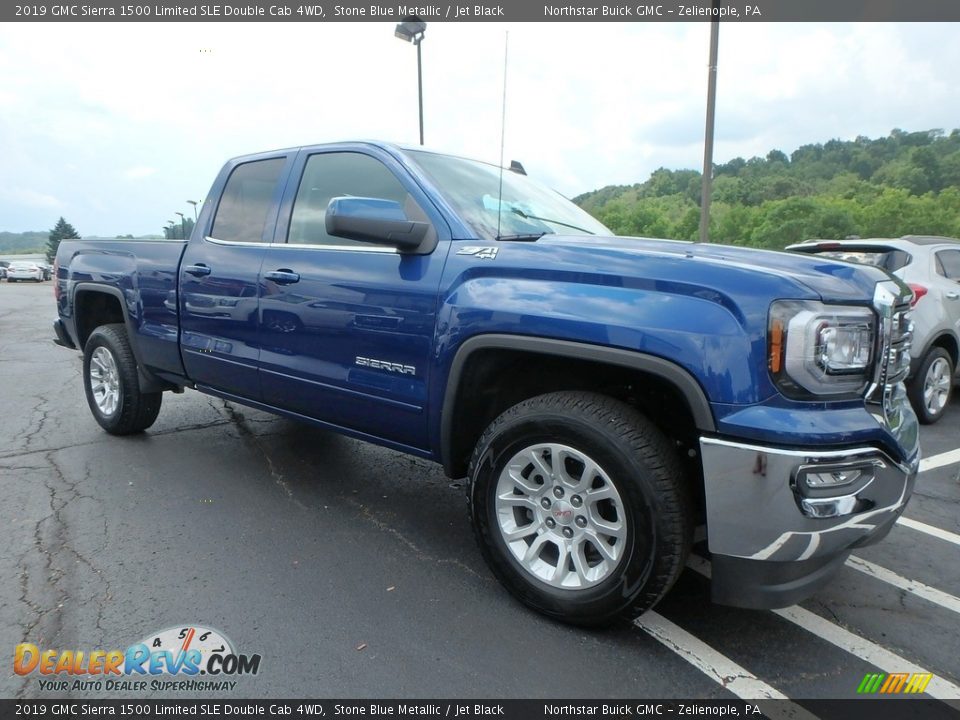 Front 3/4 View of 2019 GMC Sierra 1500 Limited SLE Double Cab 4WD Photo #4