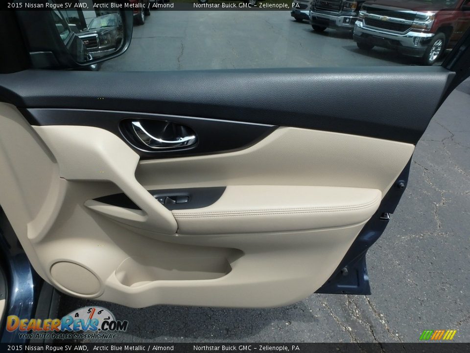 2015 Nissan Rogue SV AWD Arctic Blue Metallic / Almond Photo #7