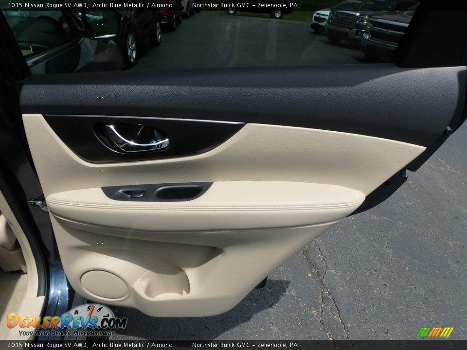 2015 Nissan Rogue SV AWD Arctic Blue Metallic / Almond Photo #8