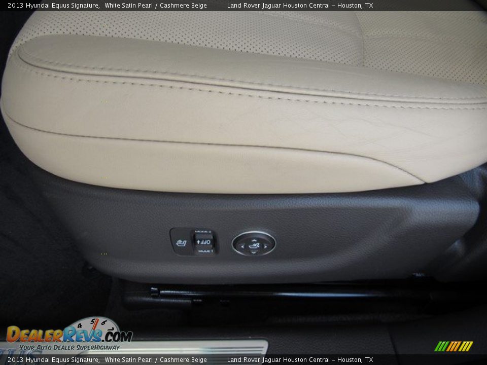 2013 Hyundai Equus Signature White Satin Pearl / Cashmere Beige Photo #27