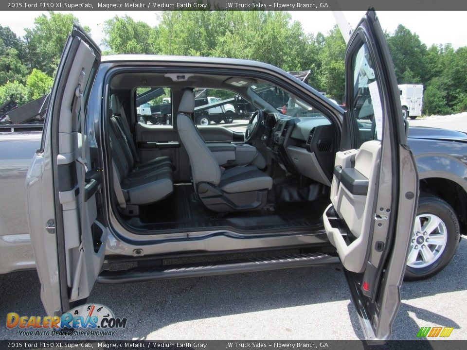 2015 Ford F150 XL SuperCab Magnetic Metallic / Medium Earth Gray Photo #31