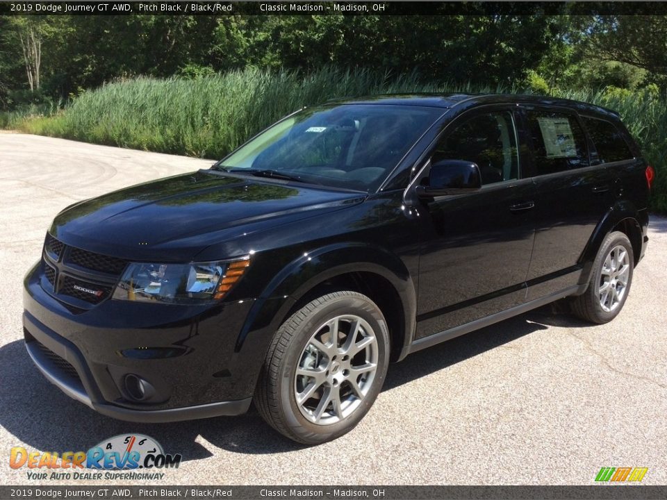 Front 3/4 View of 2019 Dodge Journey GT AWD Photo #3