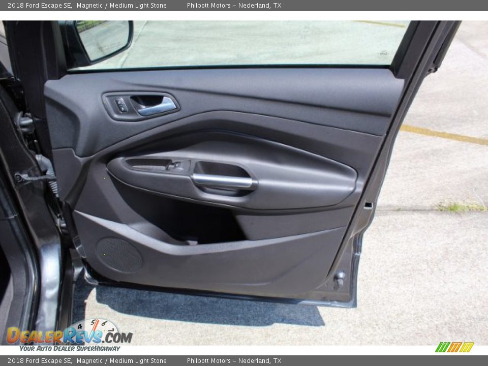 2018 Ford Escape SE Magnetic / Medium Light Stone Photo #28
