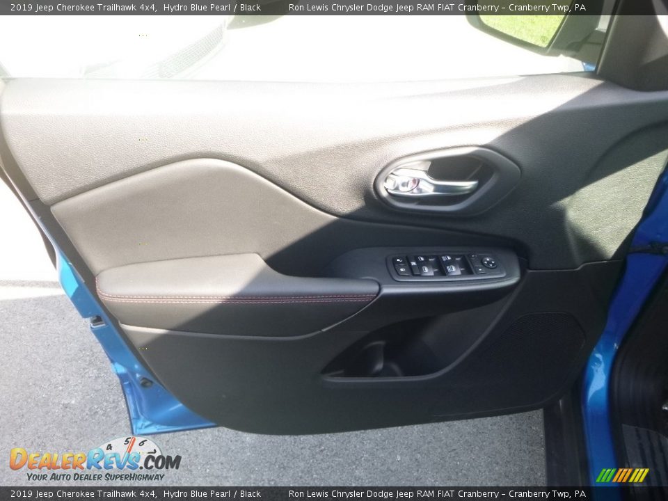 2019 Jeep Cherokee Trailhawk 4x4 Hydro Blue Pearl / Black Photo #16