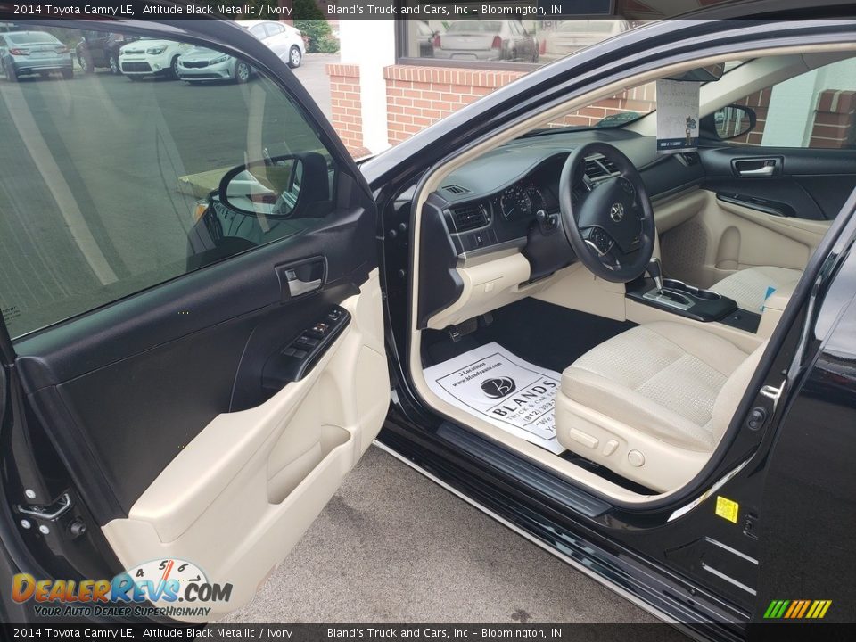 2014 Toyota Camry LE Attitude Black Metallic / Ivory Photo #3