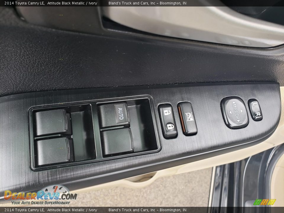 2014 Toyota Camry LE Attitude Black Metallic / Ivory Photo #5