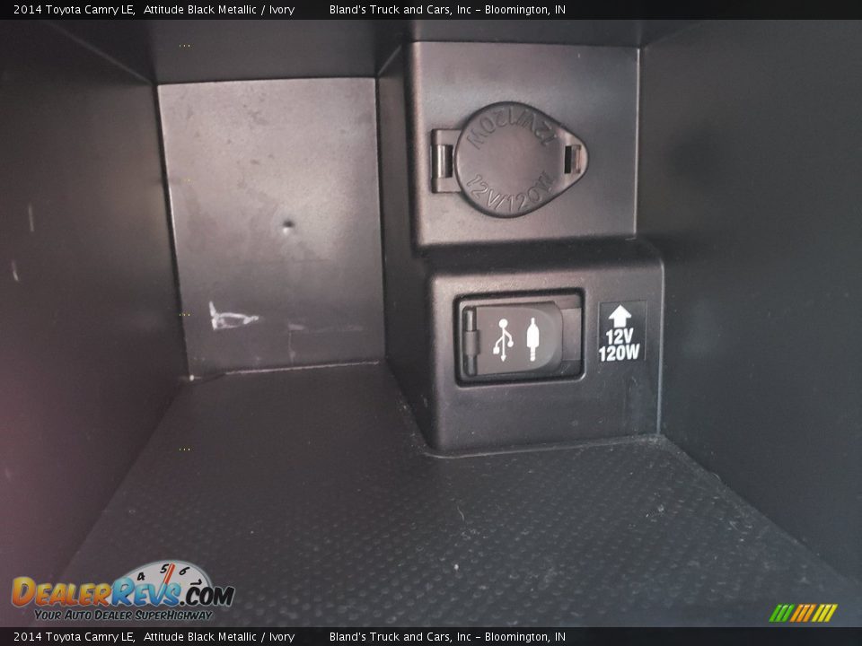 2014 Toyota Camry LE Attitude Black Metallic / Ivory Photo #21