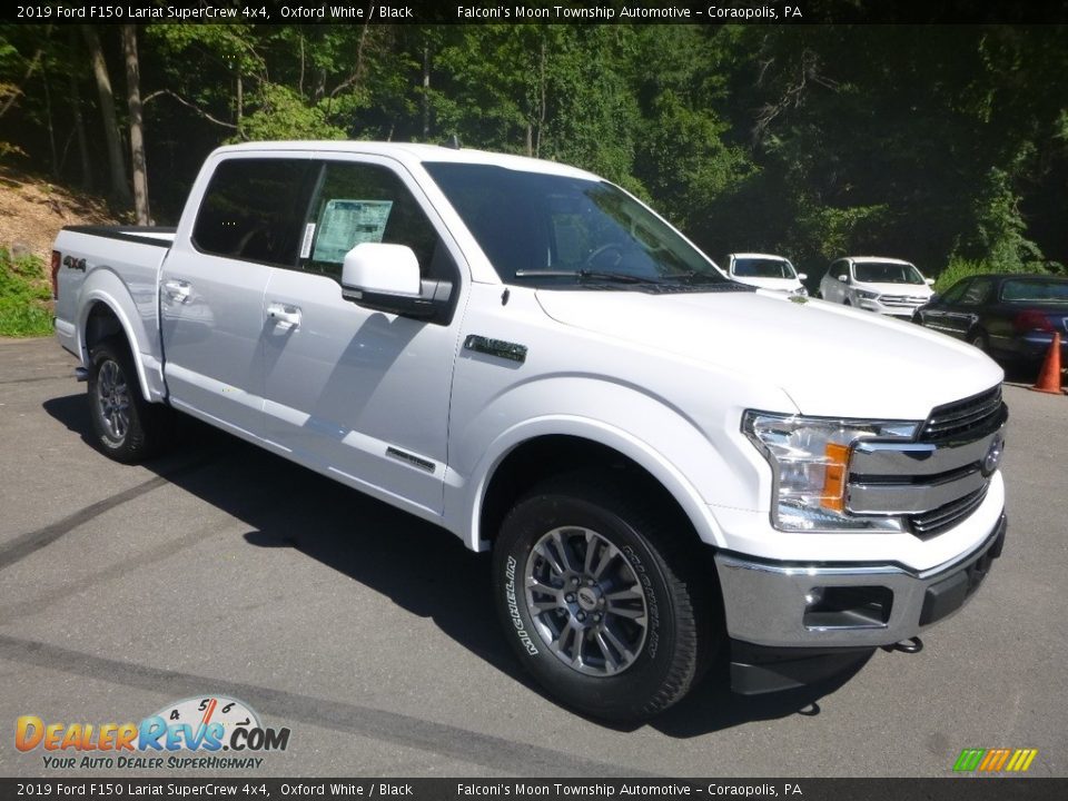 Front 3/4 View of 2019 Ford F150 Lariat SuperCrew 4x4 Photo #3