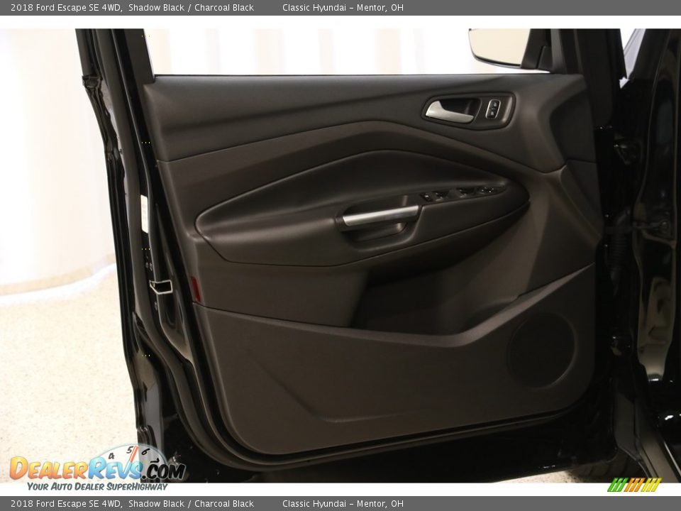 2018 Ford Escape SE 4WD Shadow Black / Charcoal Black Photo #4