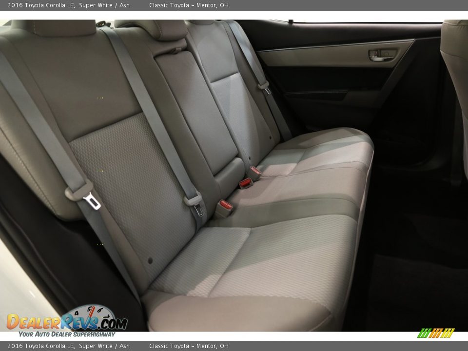 2016 Toyota Corolla LE Super White / Ash Photo #14