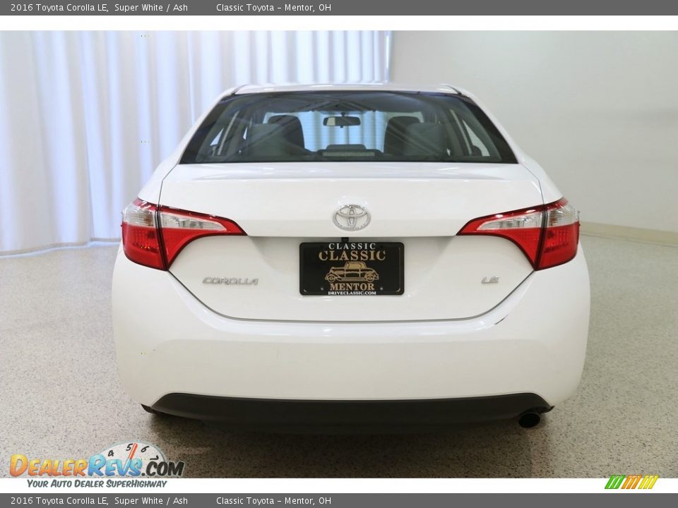 2016 Toyota Corolla LE Super White / Ash Photo #16