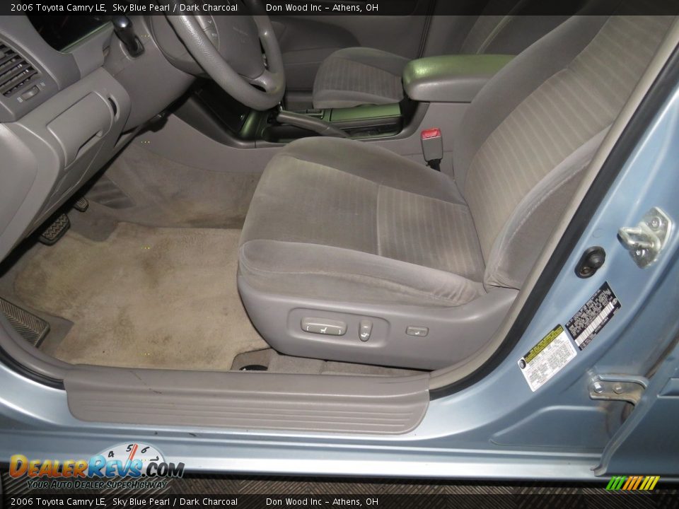 2006 Toyota Camry LE Sky Blue Pearl / Dark Charcoal Photo #17
