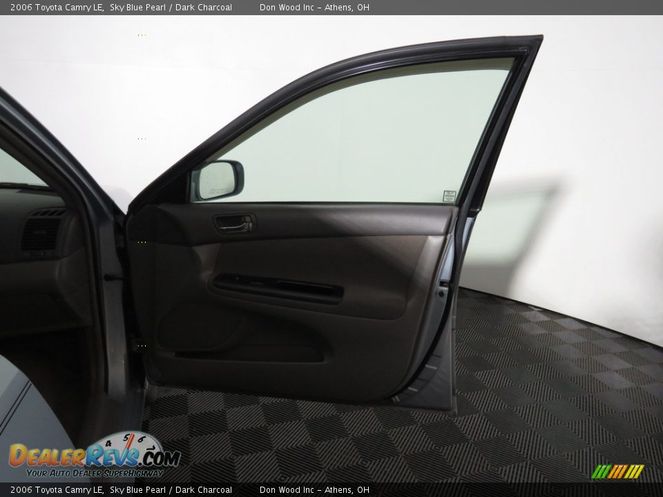 2006 Toyota Camry LE Sky Blue Pearl / Dark Charcoal Photo #24
