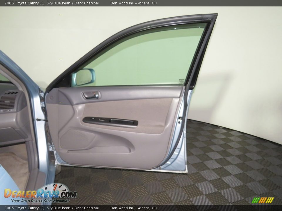 2006 Toyota Camry LE Sky Blue Pearl / Dark Charcoal Photo #25