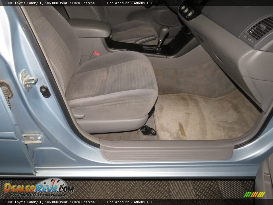 2006 Toyota Camry LE Sky Blue Pearl / Dark Charcoal Photo #26