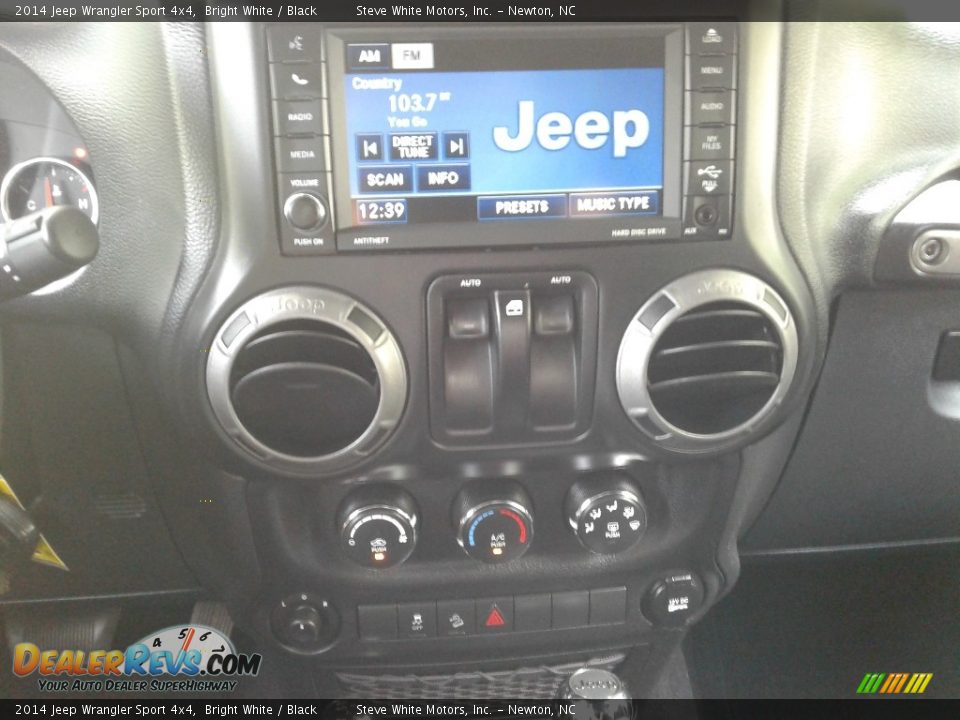 2014 Jeep Wrangler Sport 4x4 Bright White / Black Photo #18
