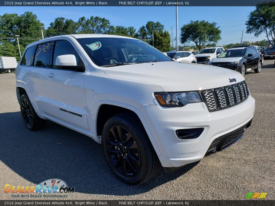 2019 Jeep Grand Cherokee Altitude 4x4 Bright White / Black Photo #1