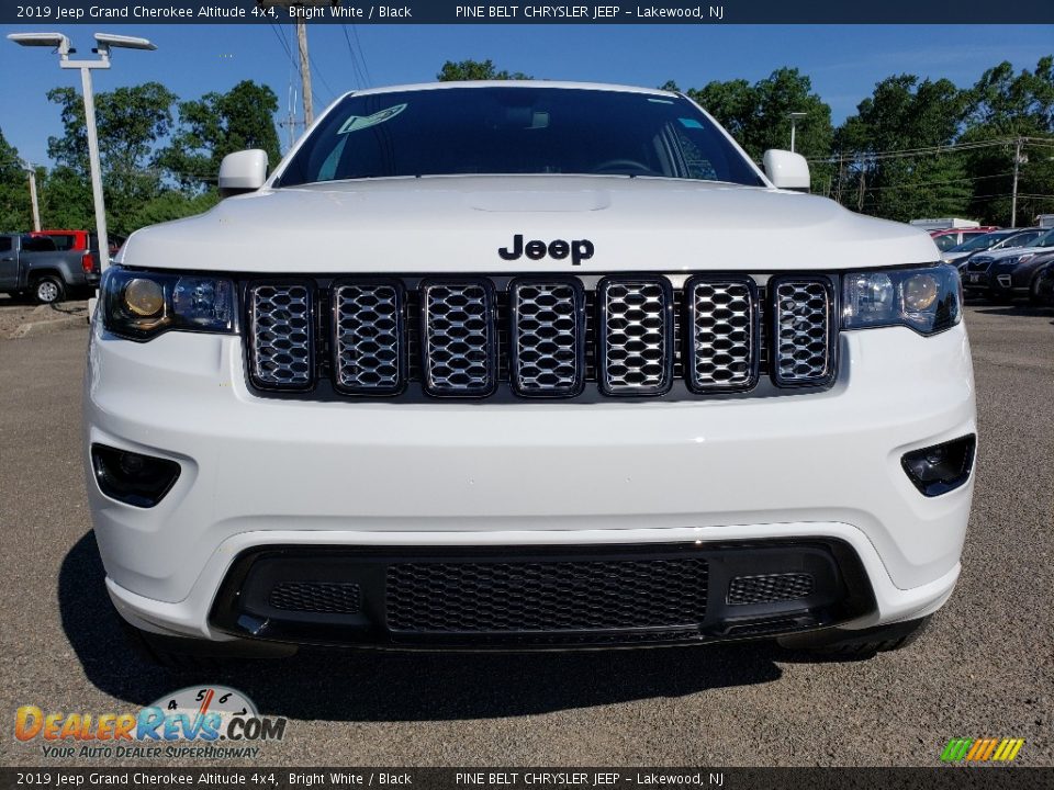 2019 Jeep Grand Cherokee Altitude 4x4 Bright White / Black Photo #2
