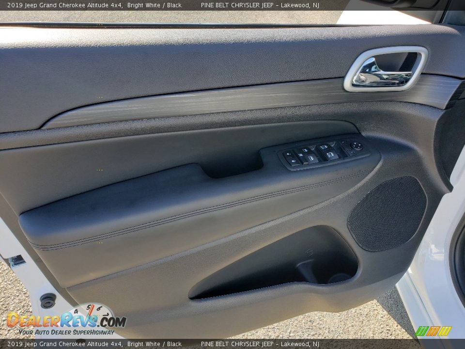 2019 Jeep Grand Cherokee Altitude 4x4 Bright White / Black Photo #8