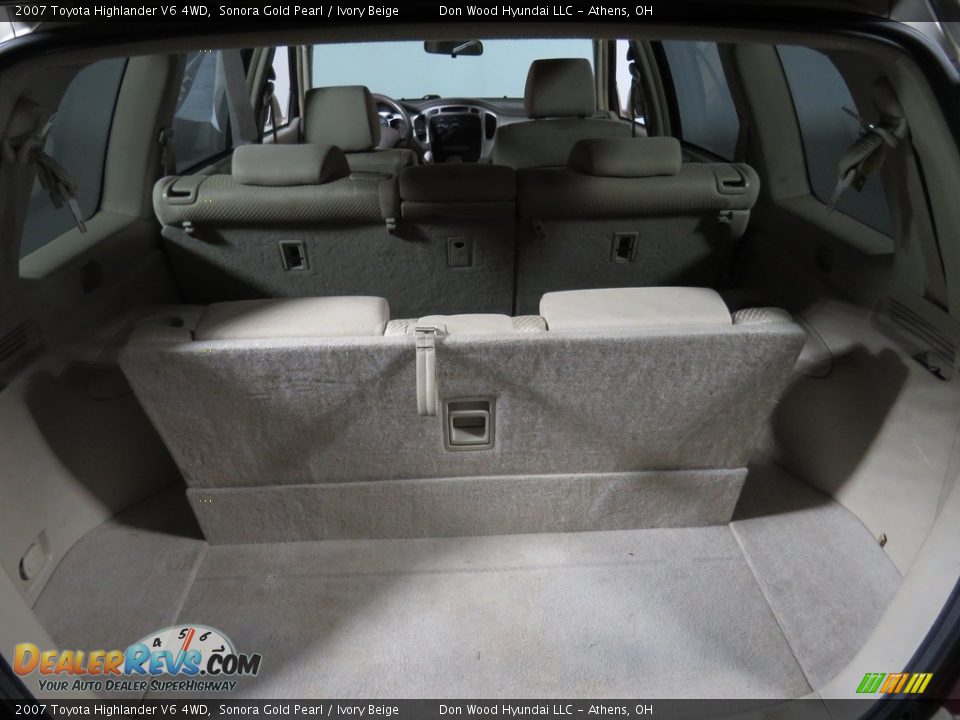2007 Toyota Highlander V6 4WD Sonora Gold Pearl / Ivory Beige Photo #13