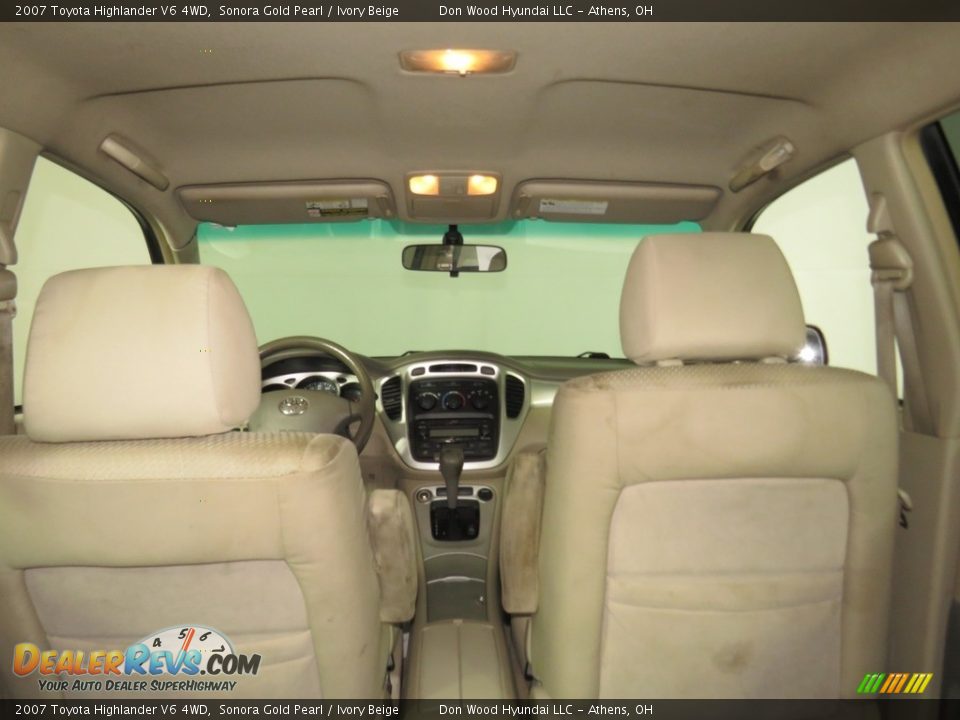 2007 Toyota Highlander V6 4WD Sonora Gold Pearl / Ivory Beige Photo #14
