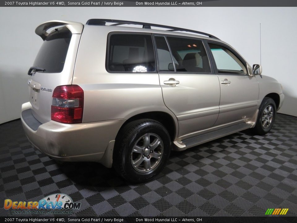 2007 Toyota Highlander V6 4WD Sonora Gold Pearl / Ivory Beige Photo #15