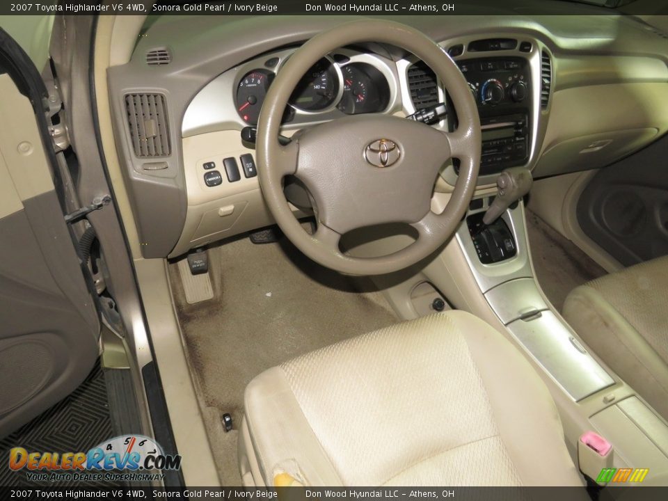 2007 Toyota Highlander V6 4WD Sonora Gold Pearl / Ivory Beige Photo #19
