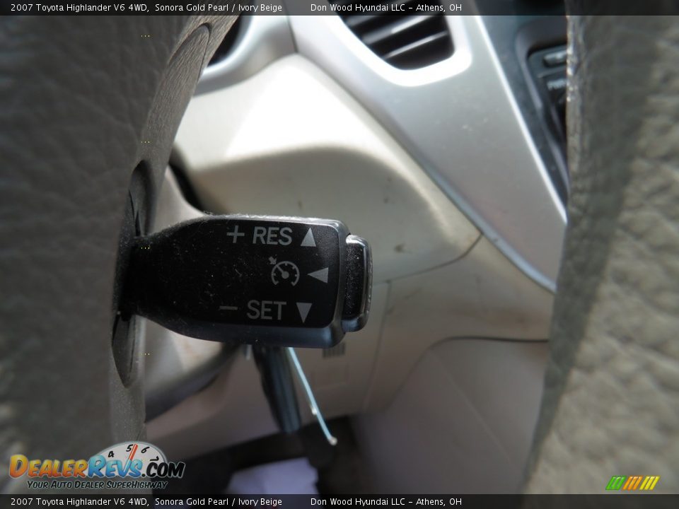 2007 Toyota Highlander V6 4WD Sonora Gold Pearl / Ivory Beige Photo #32