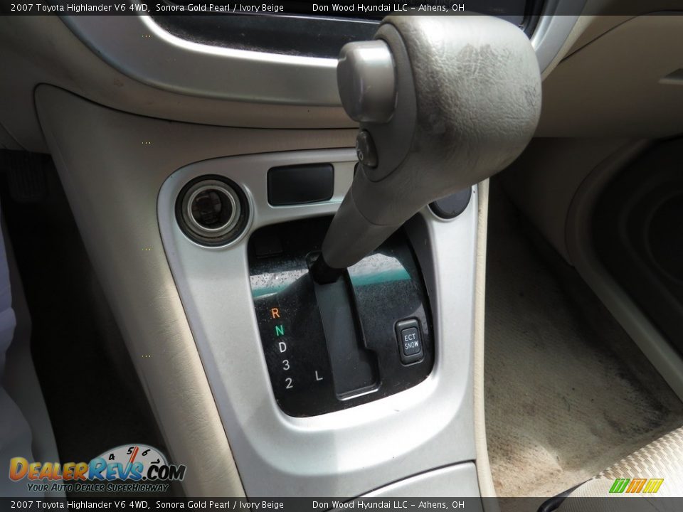 2007 Toyota Highlander V6 4WD Sonora Gold Pearl / Ivory Beige Photo #36