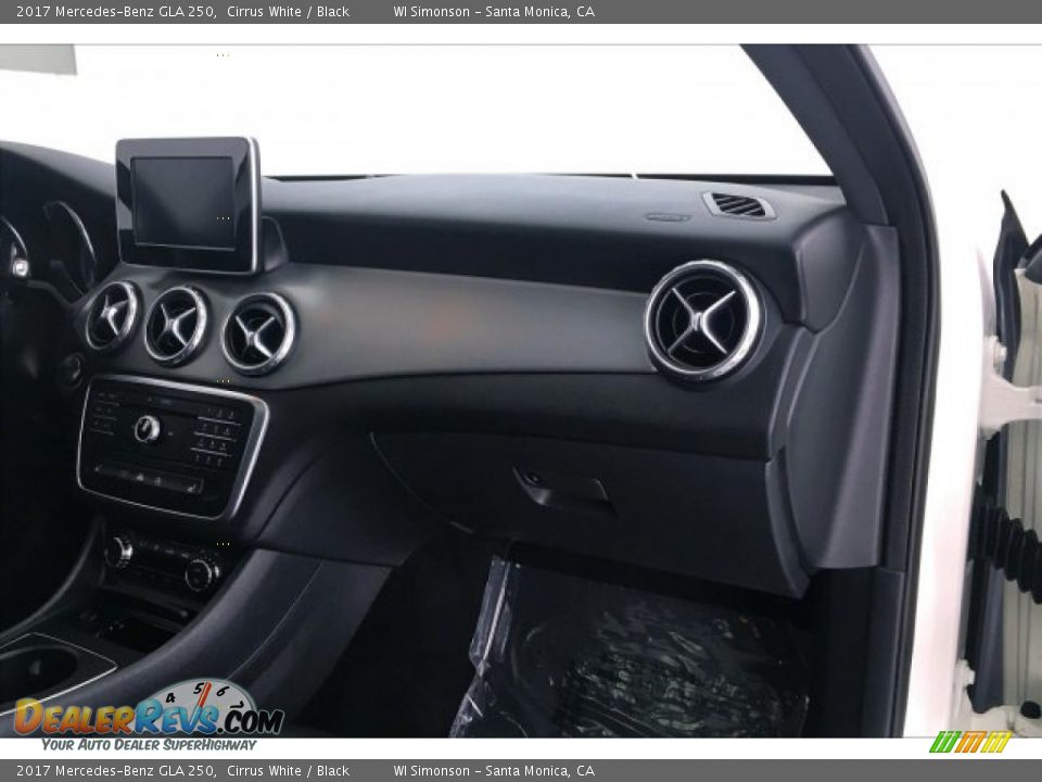 2017 Mercedes-Benz GLA 250 Cirrus White / Black Photo #28