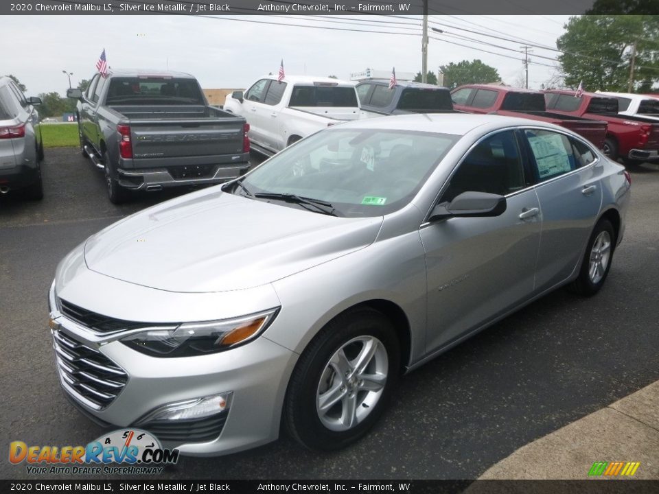 Front 3/4 View of 2020 Chevrolet Malibu LS Photo #8