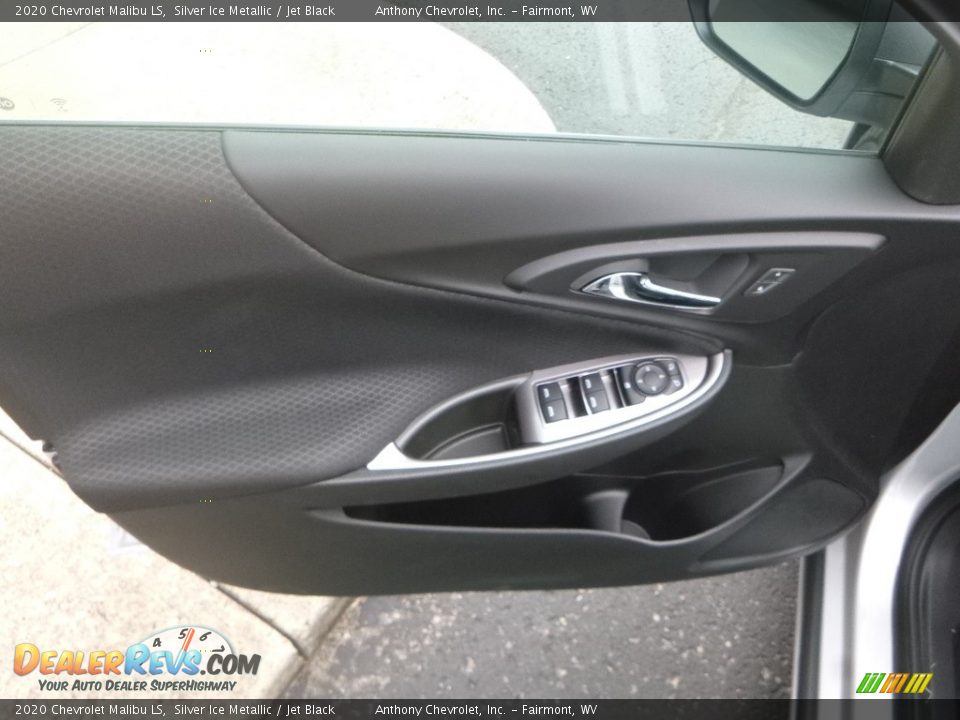 Door Panel of 2020 Chevrolet Malibu LS Photo #13