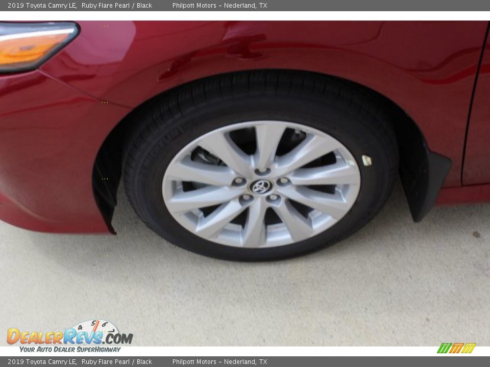 2019 Toyota Camry LE Ruby Flare Pearl / Black Photo #5