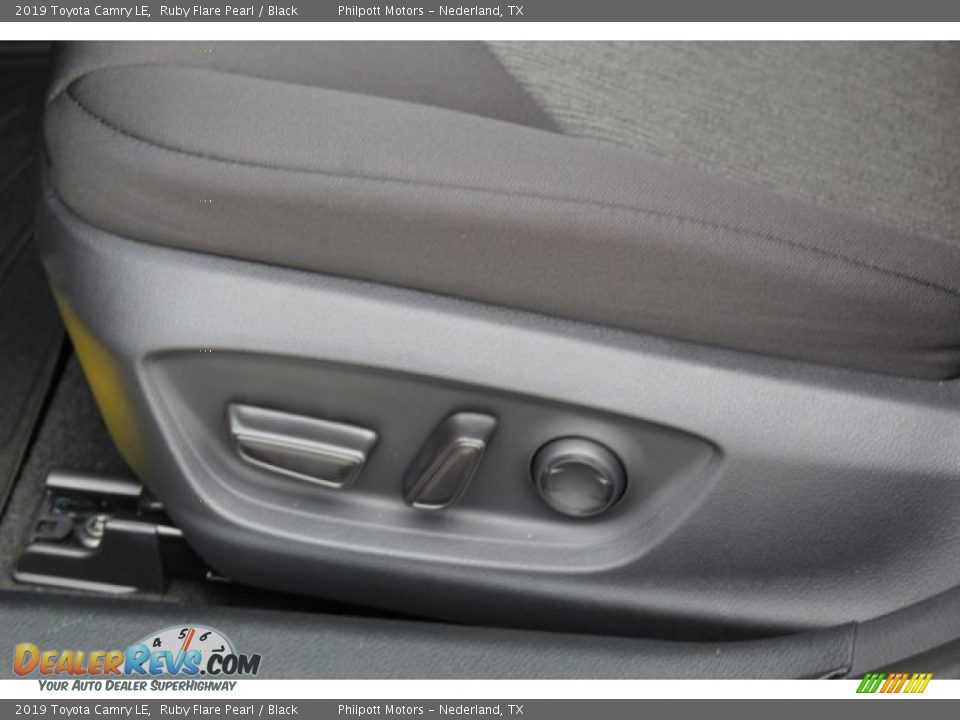 2019 Toyota Camry LE Ruby Flare Pearl / Black Photo #11