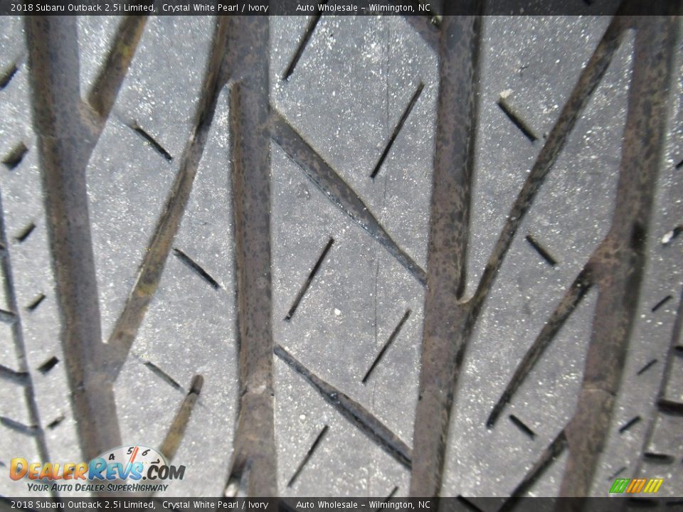 2018 Subaru Outback 2.5i Limited Crystal White Pearl / Ivory Photo #9