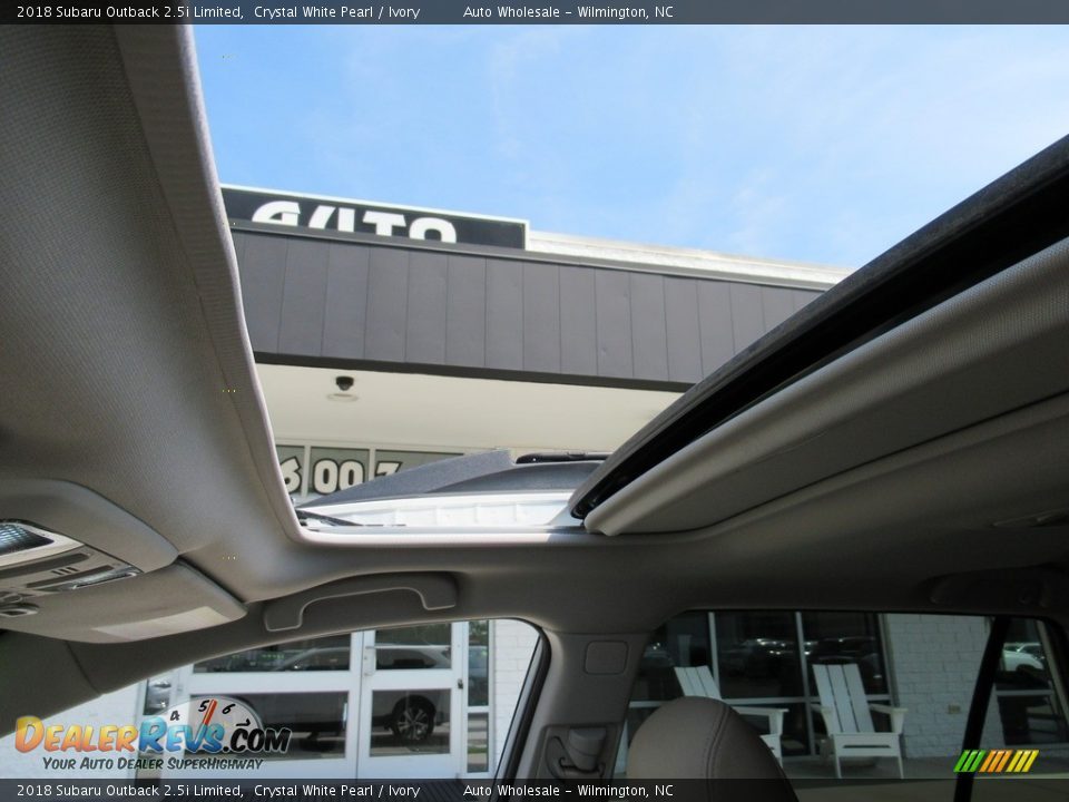 2018 Subaru Outback 2.5i Limited Crystal White Pearl / Ivory Photo #14