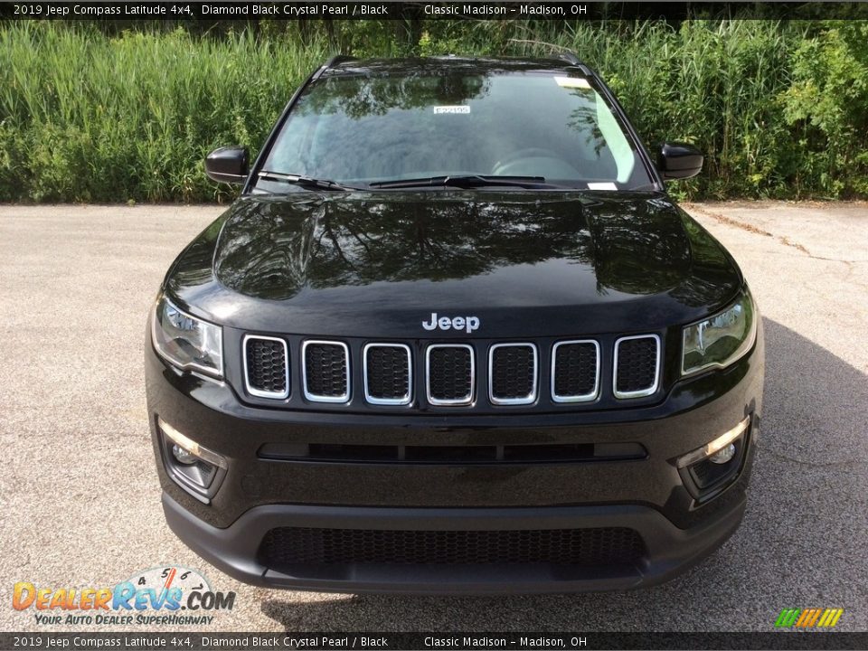 2019 Jeep Compass Latitude 4x4 Diamond Black Crystal Pearl / Black Photo #2