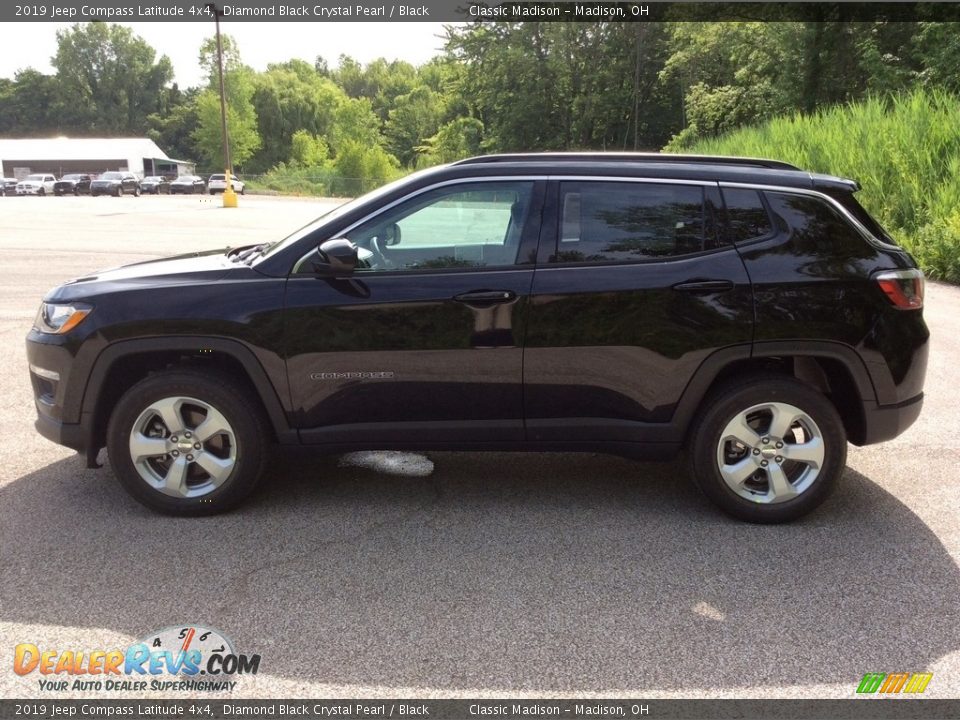 2019 Jeep Compass Latitude 4x4 Diamond Black Crystal Pearl / Black Photo #3