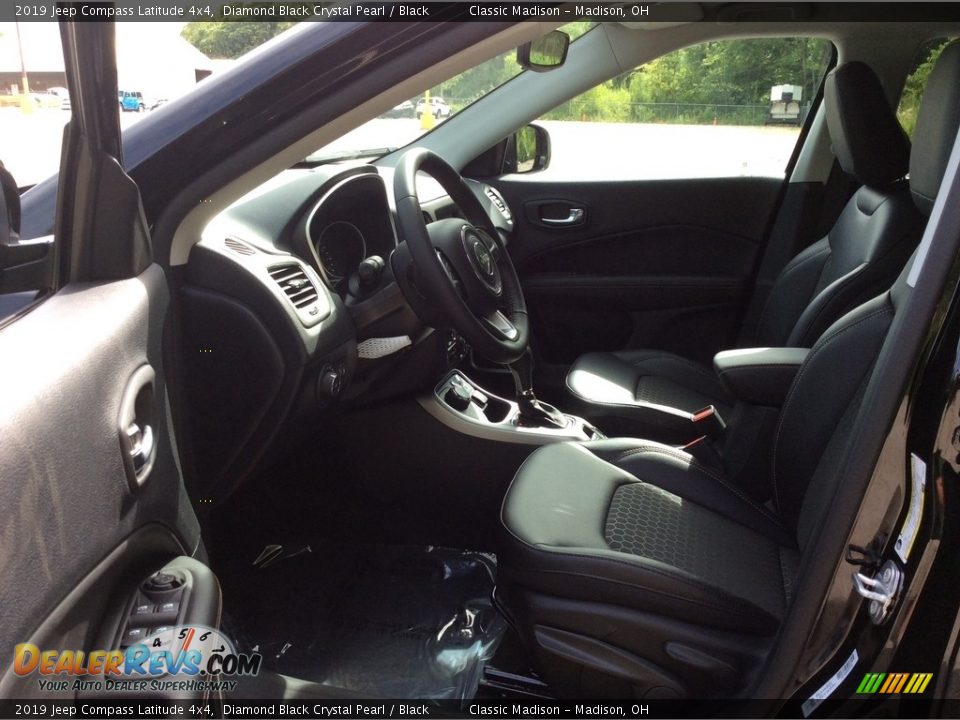 2019 Jeep Compass Latitude 4x4 Diamond Black Crystal Pearl / Black Photo #8