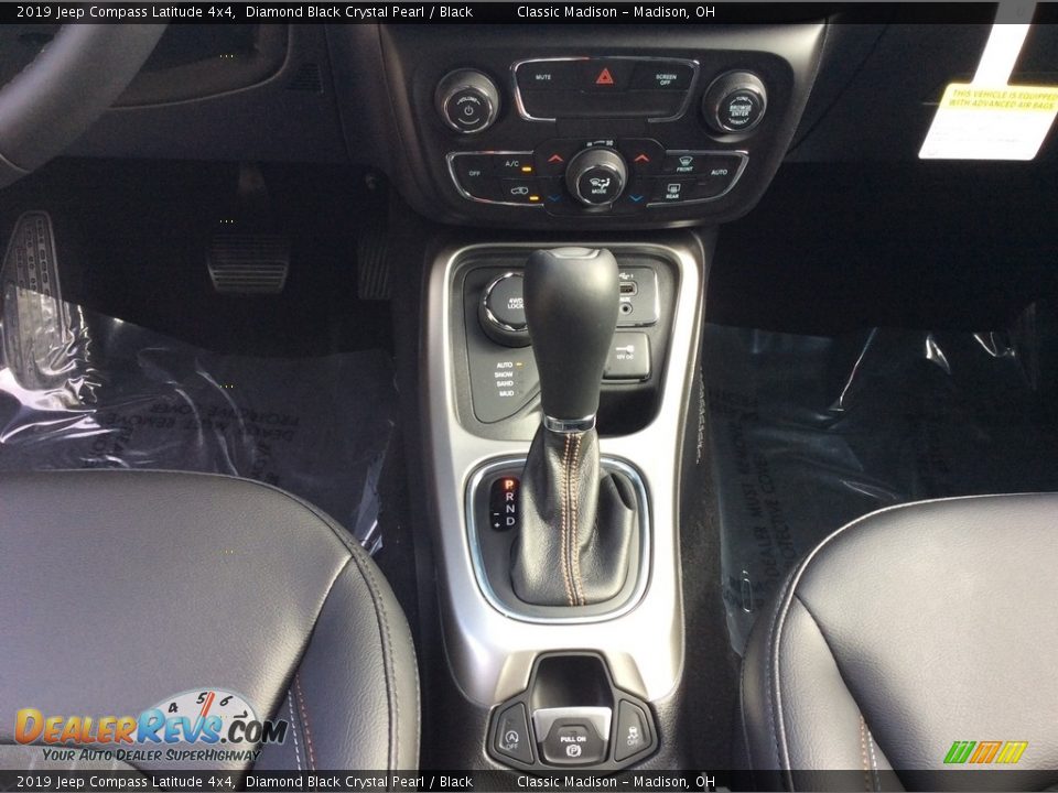 2019 Jeep Compass Latitude 4x4 Diamond Black Crystal Pearl / Black Photo #12