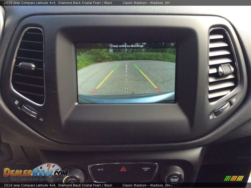 2019 Jeep Compass Latitude 4x4 Diamond Black Crystal Pearl / Black Photo #14