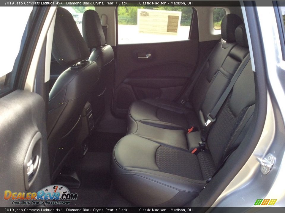 2019 Jeep Compass Latitude 4x4 Diamond Black Crystal Pearl / Black Photo #15
