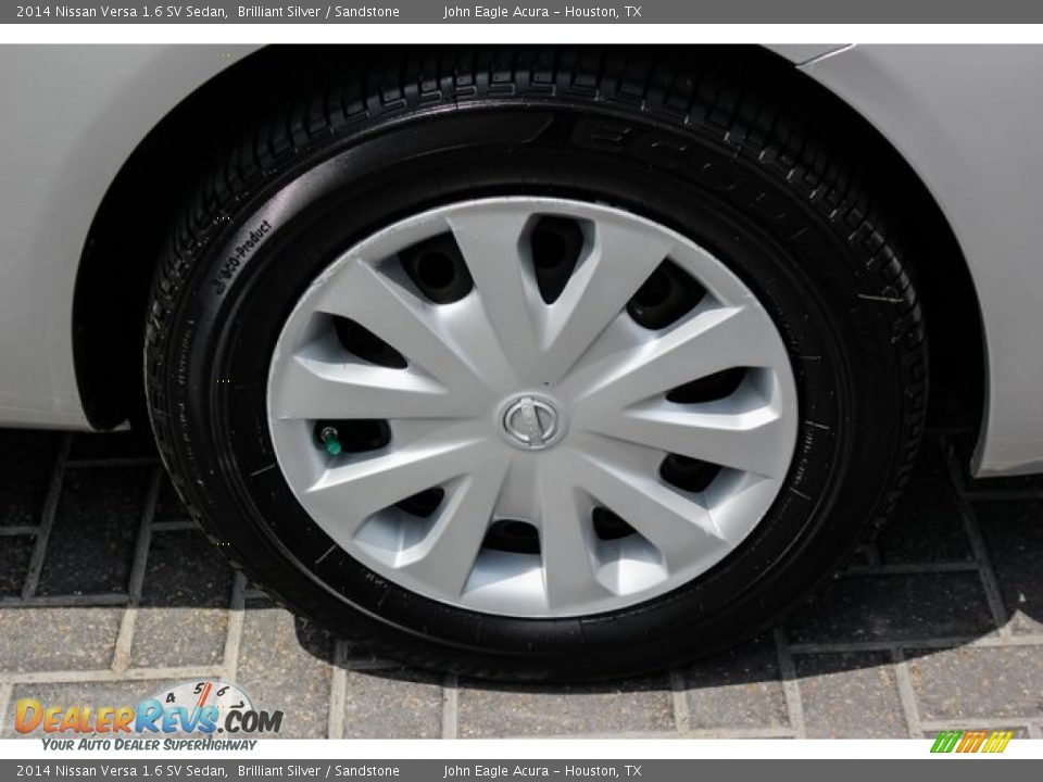 2014 Nissan Versa 1.6 SV Sedan Brilliant Silver / Sandstone Photo #10