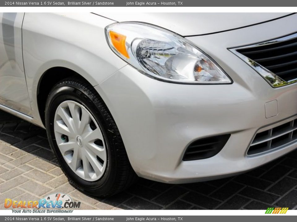 2014 Nissan Versa 1.6 SV Sedan Brilliant Silver / Sandstone Photo #12