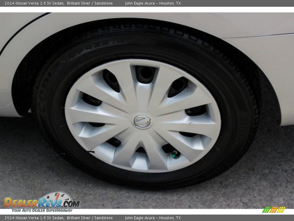 2014 Nissan Versa 1.6 SV Sedan Brilliant Silver / Sandstone Photo #13